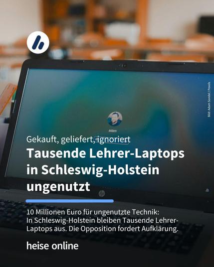 Das Bild zeigt einen Bildschirm auf einem Tisch in einem Klassenzimmer. Im Bild steht: "Gekauft, geliefert, ignoriert
Tausende Lehrer-Laptops 
in Schleswig-Holstein ungenutzt" darunter steht: "10 Millionen Euro für ungenutzte Technik: 
In Schleswig-Holstein bleiben Tausende Lehrer-Laptops aus. Die Opposition fordert Aufklärung."